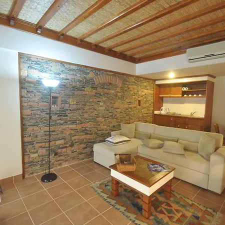El Vino Hotel & Suites-3