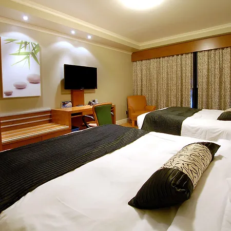 Hotel & Suites Le Dauphin Drummondville-3