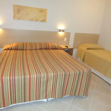 Hotel Costa Balena, Conforto e Piscina aquecida e coberta a 100m da Praia da Enseada-3