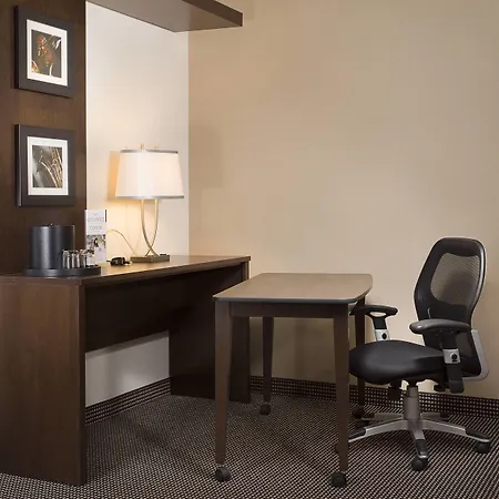 Courtyard Par Marriott Montreal Centre-Ville-2