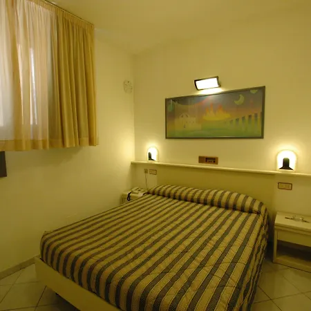 Hotel Crystal-2