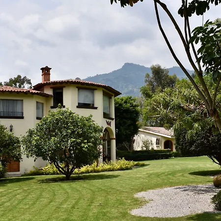 Casa Bugambilia, Un Pequeno Hotel En Tepoztlan-3