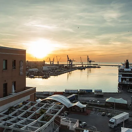 SeePort Hotel-3