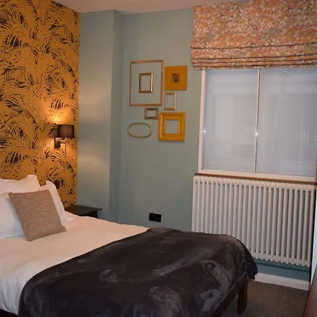 The Fitzrovia Belle Hotel-3