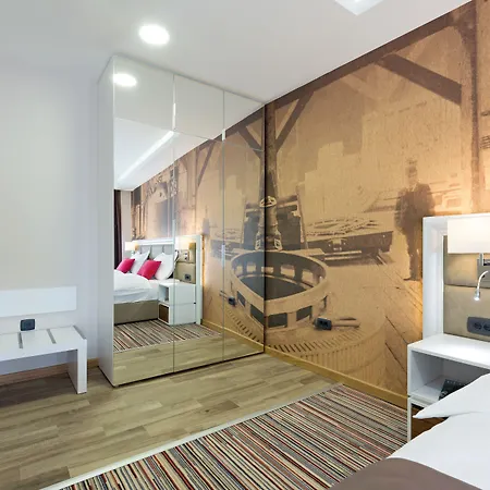 Hotel Tesla - Smart Stay Garni-3