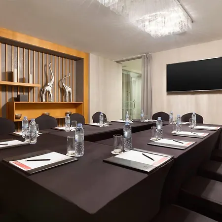 Ramada By Wyndham Downtown Dubai-3