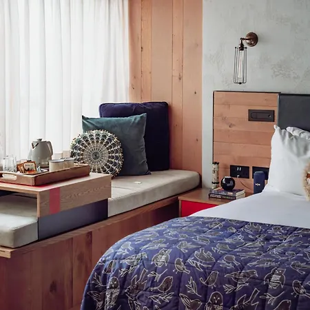 Treehouse Hotel London-2