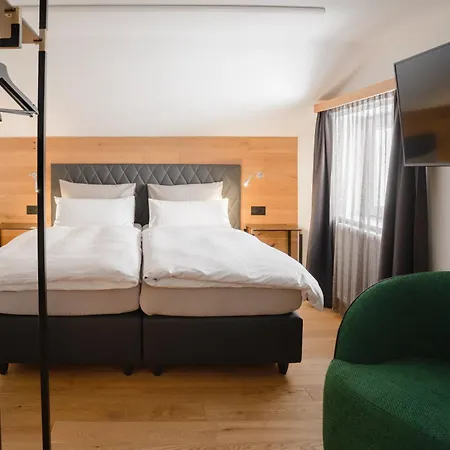 Black Summit Samnaun Boutique Hotel-2