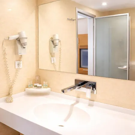 Riva Hotel Taksim-3