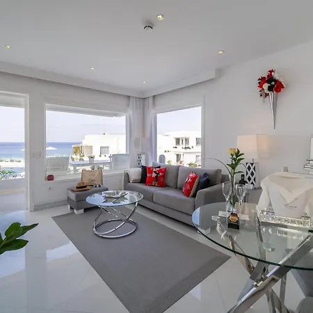Lani'S Suites De Luxe - Adults Only-3