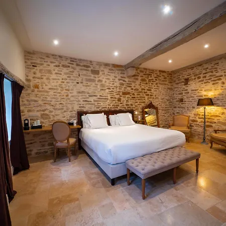 Les Remparts Hotels Et Demeures Historiques-3