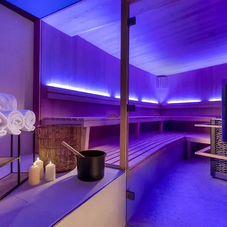 Wasserturm Hotel Cologne, Curio Collection By Hilton-2