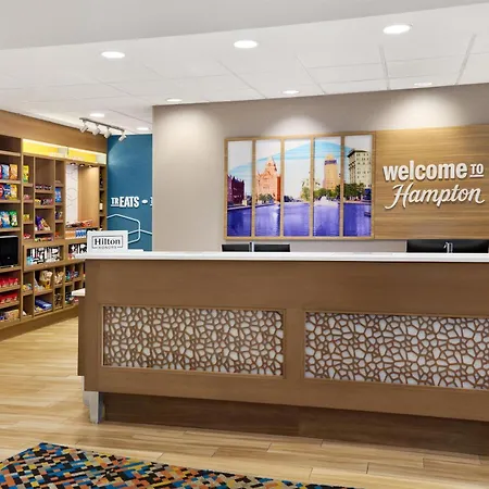 Hampton Inn & Suites Syracuse North Airport Area-2