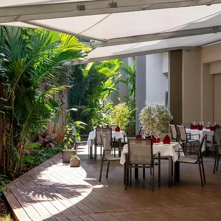 Radisson Blu Hotel & Residence Nairobi Arboretum-3
