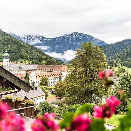 Hotel Blaue Gams ***S-2