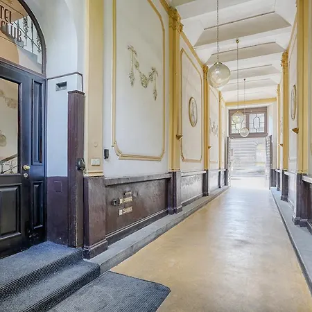 City Club Prague-3