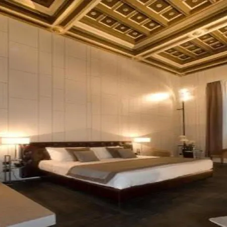 Piazza Del Gesu' Luxury Suites-3