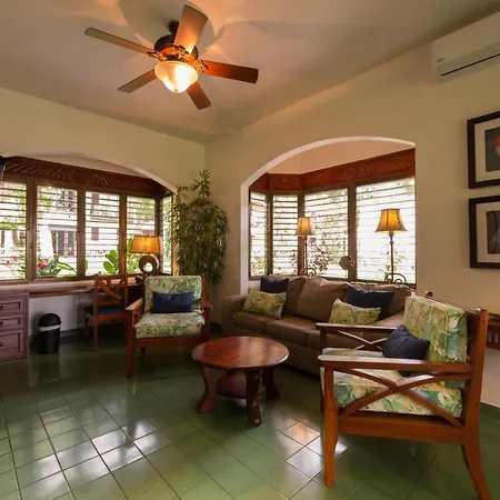 Club Del Mar Oceanfront-2