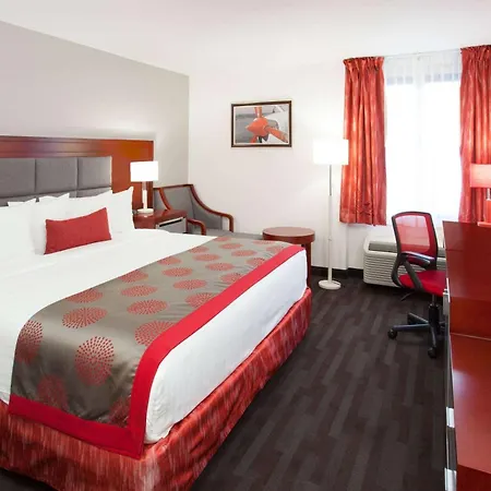 Ramada Plaza By Wyndham Chicago North Shore-3