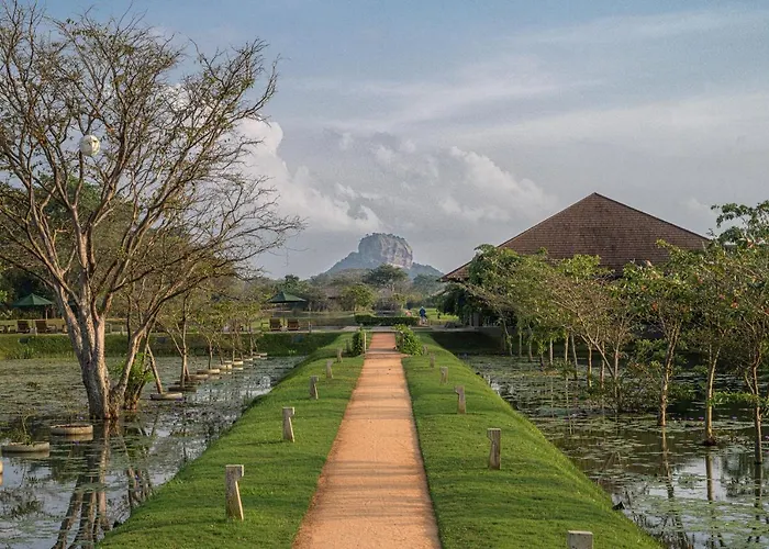 Resort: Water Garden Sigiriya - 30 Chic Designed Private Villas Overlooking Sigiriya