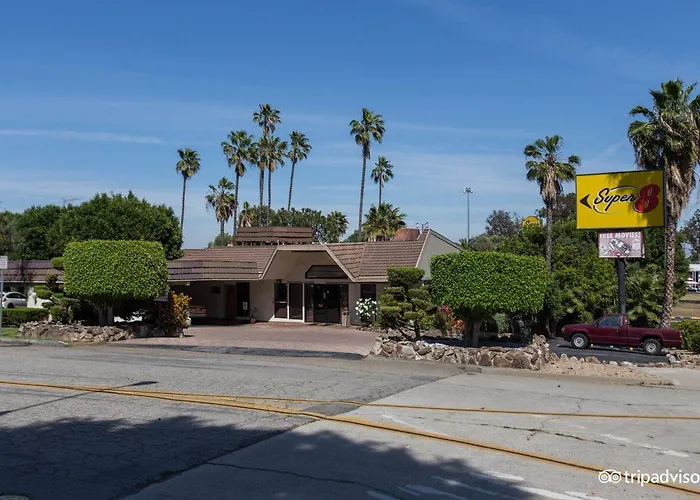 Motel: Super 8 By Wyndham Long Beach