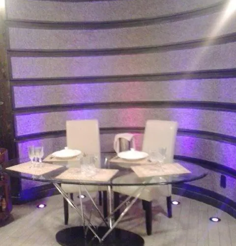 Hotel: Anema e core