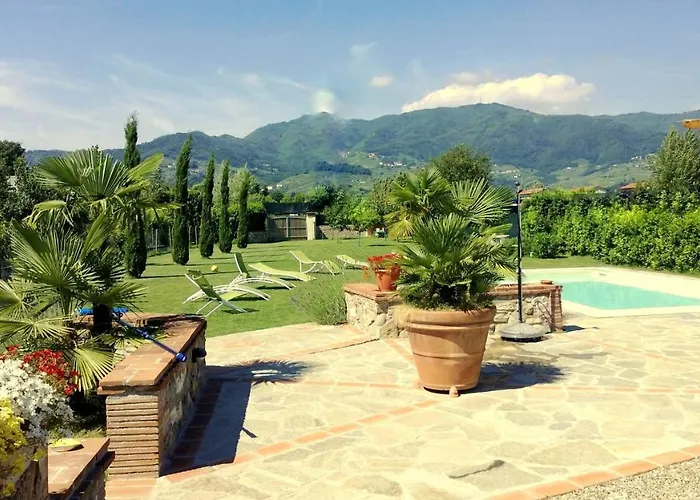 Villa: Villa In Lucca