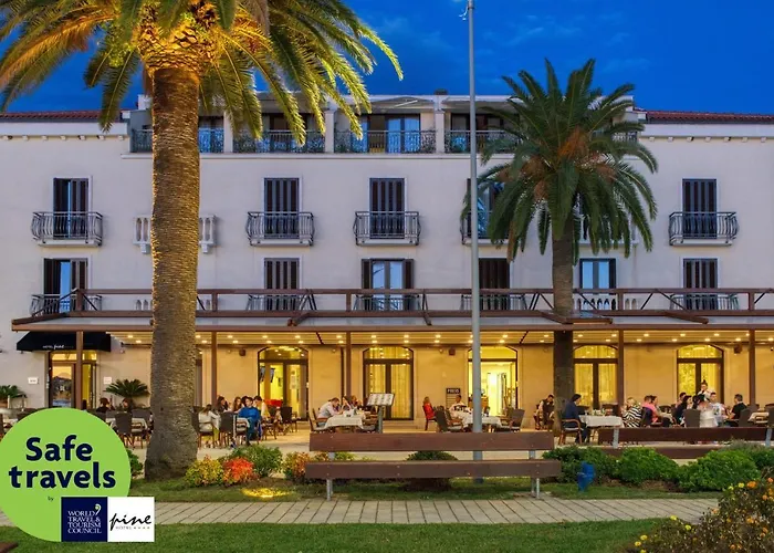 Hotel Pine