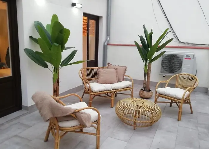 Collection Latina - Apartamentos Únicos en el Barrio Más Auténtico