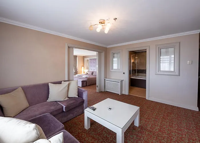 Hotel nahe College: Dream Hill Business Deluxe Hotel Asia