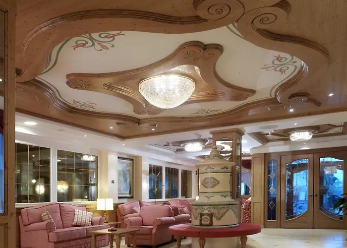 Hotel Corona Pinzolo Wellness Dolomite&Family