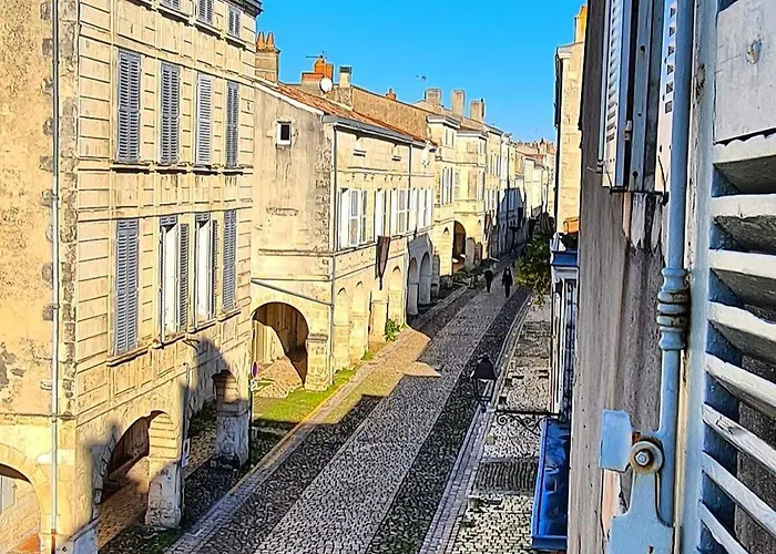 La Belle Amarre