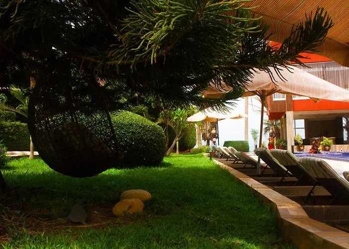 Iris Hotel