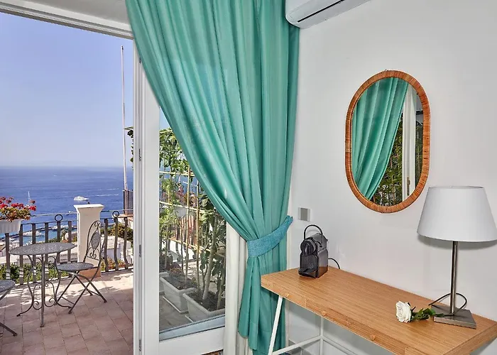 Albergo centrale: Malafemmena Guest House