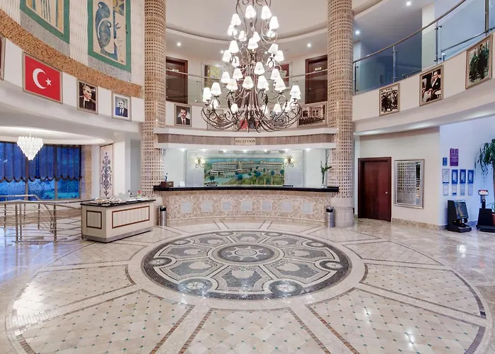 Hotel dichtbij College: Alba Royal Hotel (Adults Only)