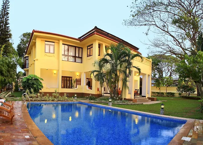 Beach Hotels Amritara The Poovath Beachfront Heritage, Fort Kochi