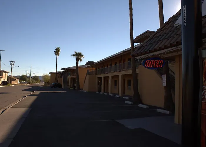All Motels Payless Inn