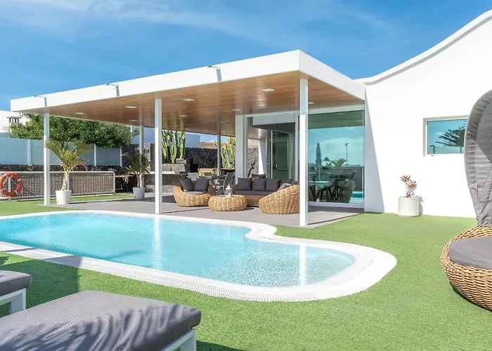 Villa: Hyde Park Lane Villas