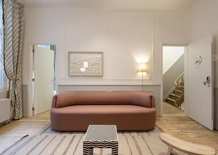 Hotel cerca del colegio: Shway - Le Leopold