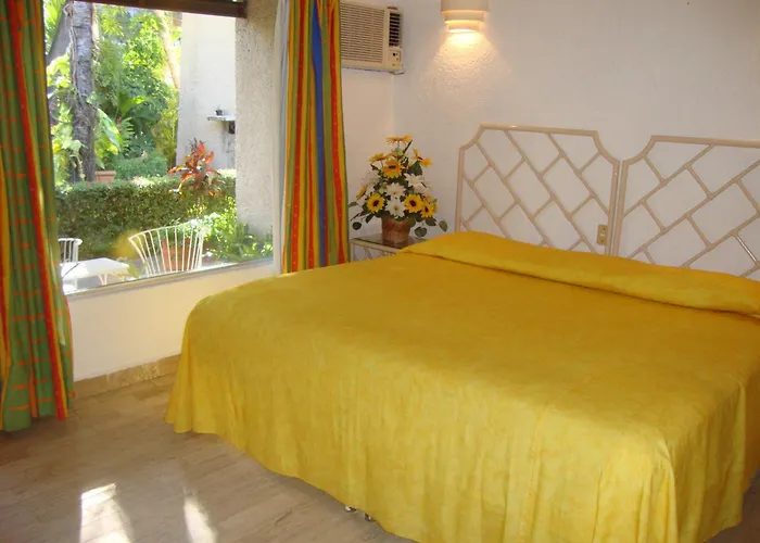 Sands Acapulco Hotel & Bungalows