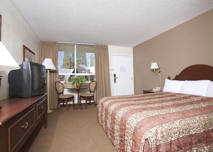Travelodge By Wyndham Center Strip