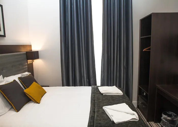 Cheap hotel: The Tudor Inn Hotel