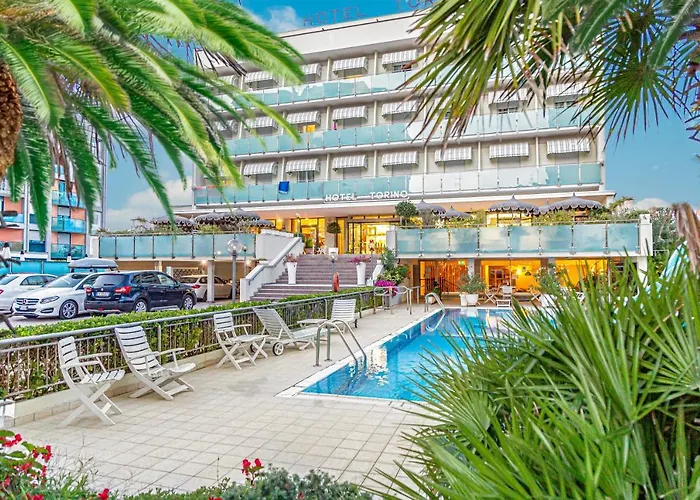 Hotel con piscina: Hotel Torino