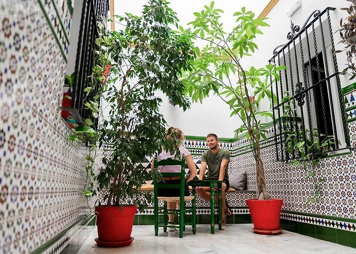 Triana Backpackers