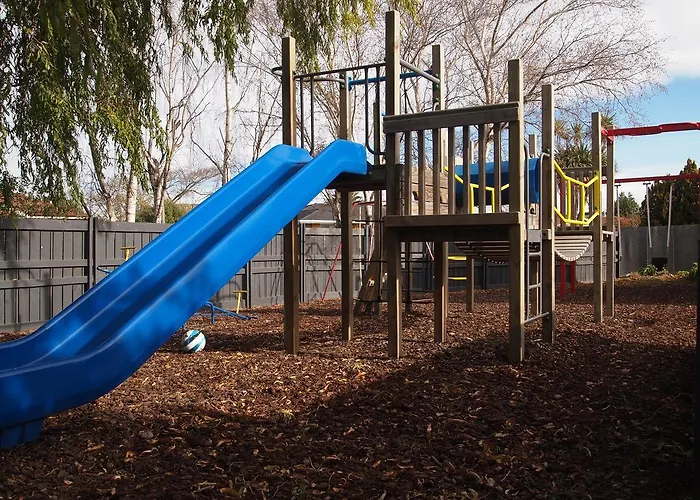 Motel: Airport Lodge Motel