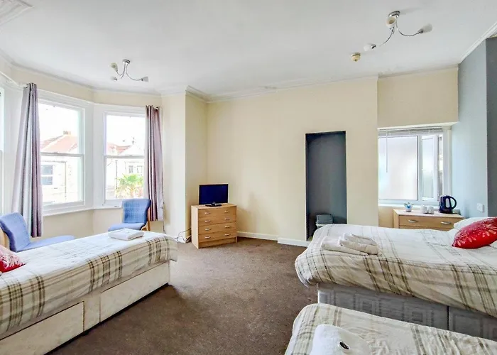 Cheap hotels Guest House @ The Bear