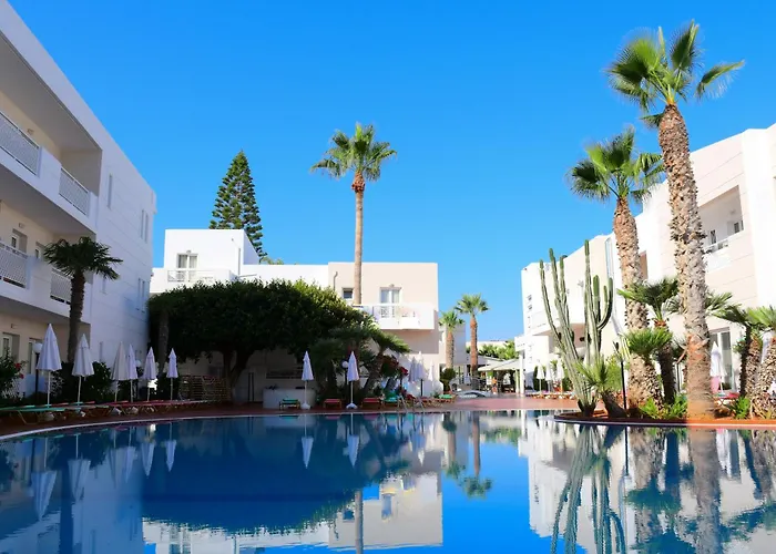 Hotels with tennis Magda Club