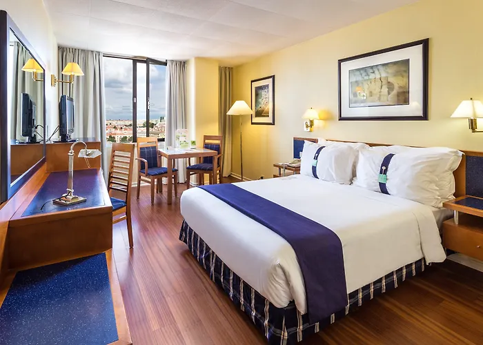 Hotels with pool Holiday Inn Lisbon By Ihg