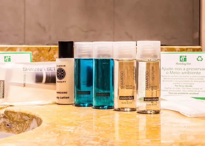 Hotel with pool: Holiday Inn Lisbon By Ihg