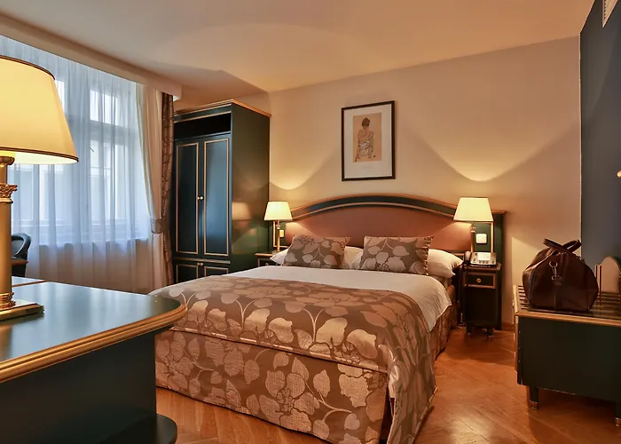 Elysee Hotel